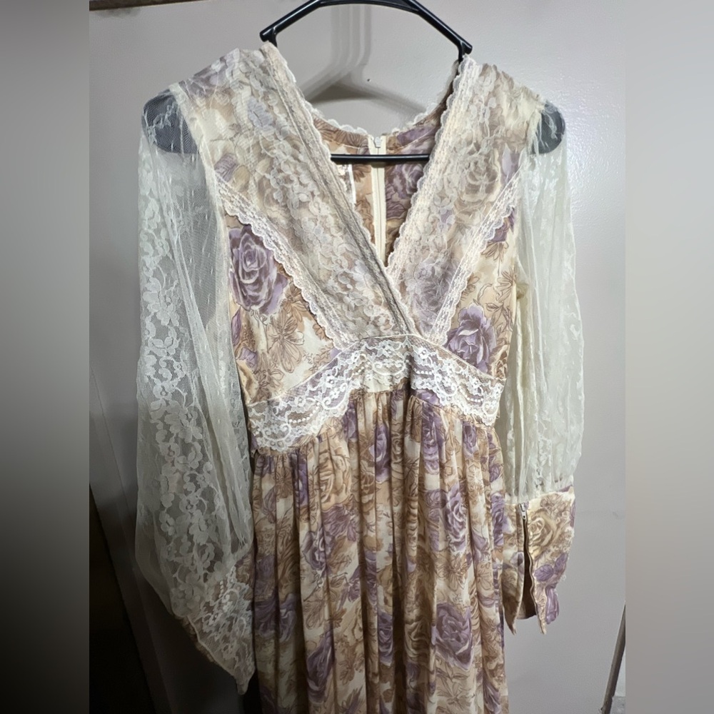 Yellow and purple floral Gunne sax